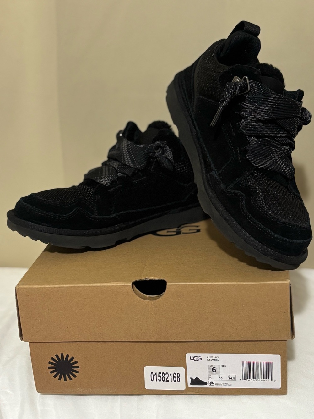 UGG Black Chunky Low-Top Sneakers